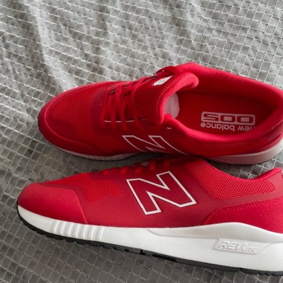 New Balance men NEW with box size 91/2 - Picture 2 of 8